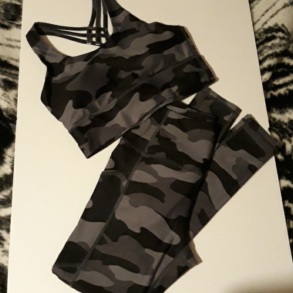 Maven Thread camo leggings & bra set